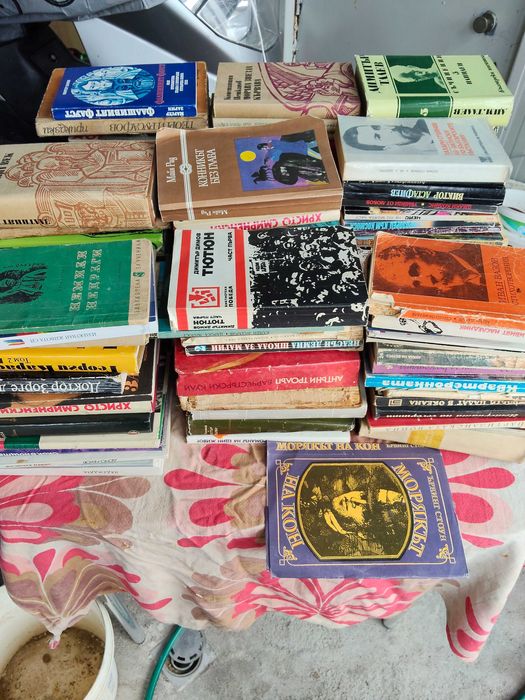 Книги подарък , художествена литература