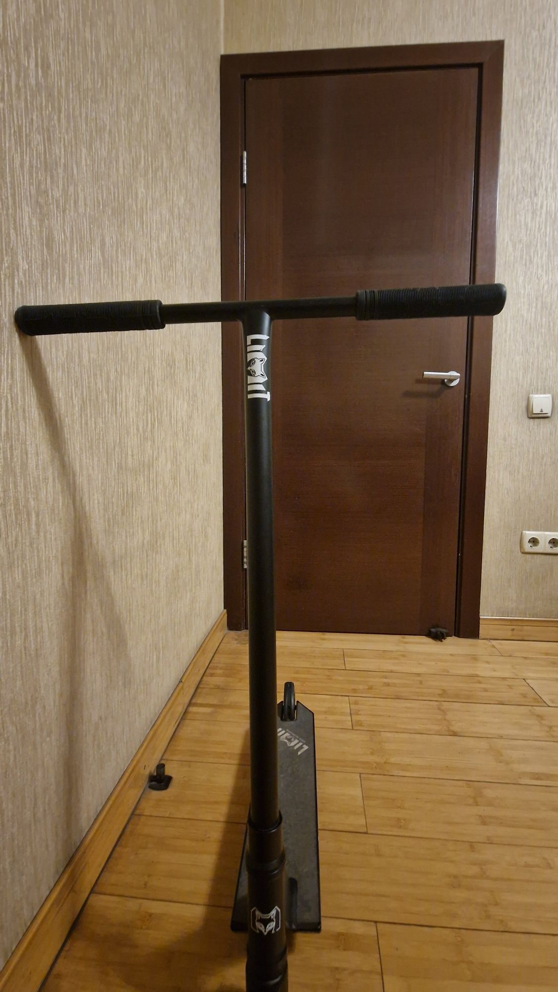 Трюковой самокат Limit