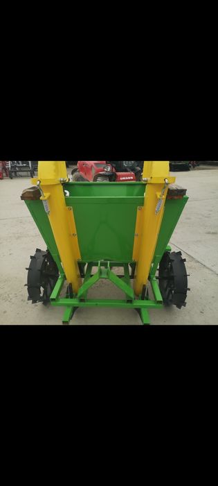 Mașină de plantat și scos cartofi