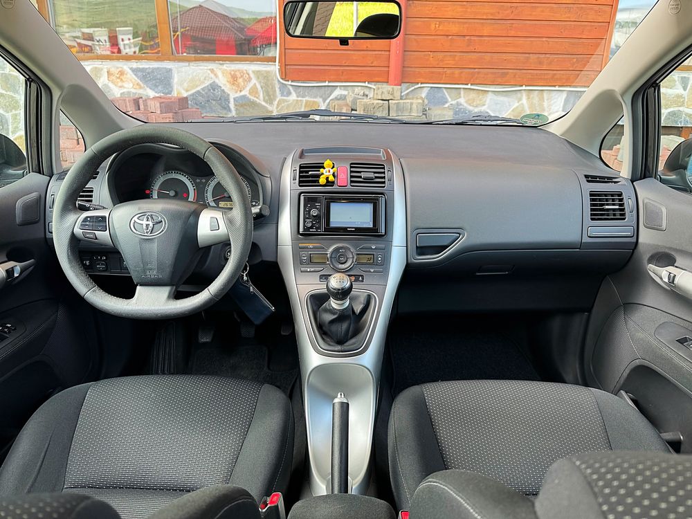 Toyota Auris Model 2013 Hatchback NOU ADUS Navi Jante Climatronic Top