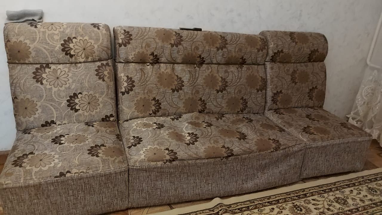 Продаётся диван в хорошем состоянии