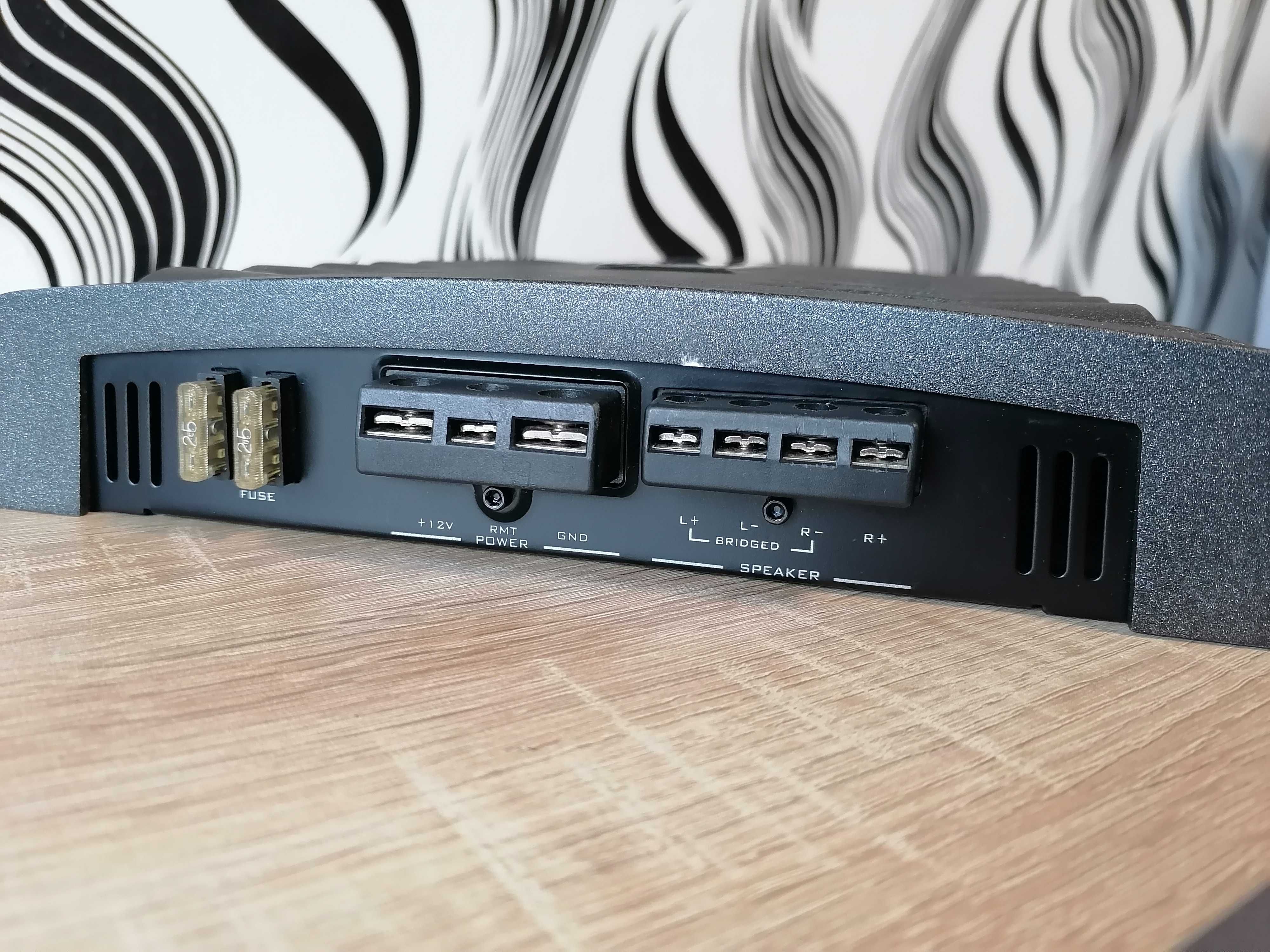 Усилвател Blaupunkt GTA 250
