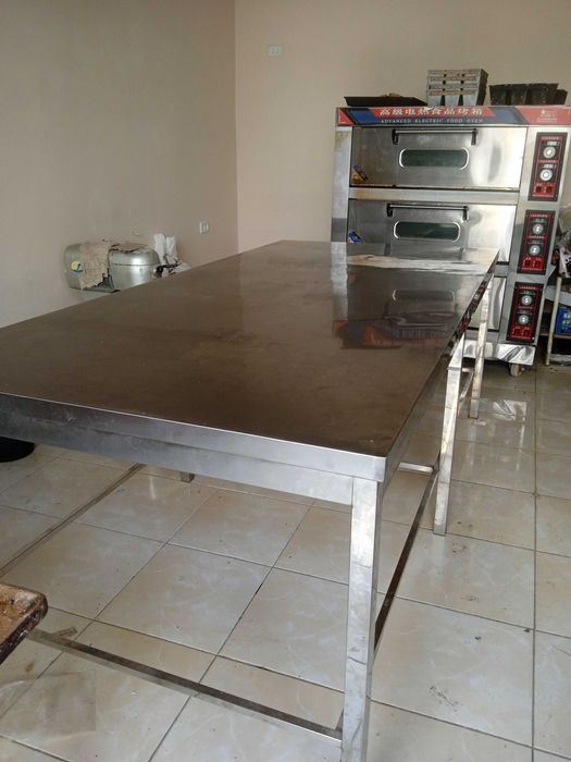 СРОЧНО стол  сотилади