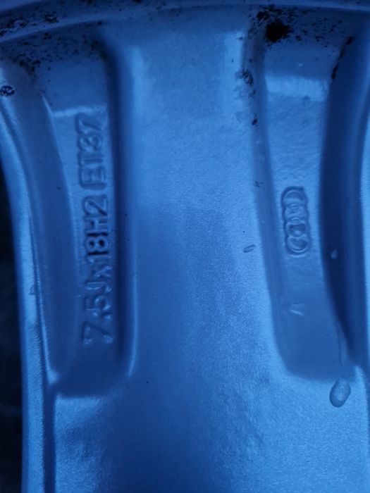 AUDI 225/50-18 CONTINENTAL 4G0601025M