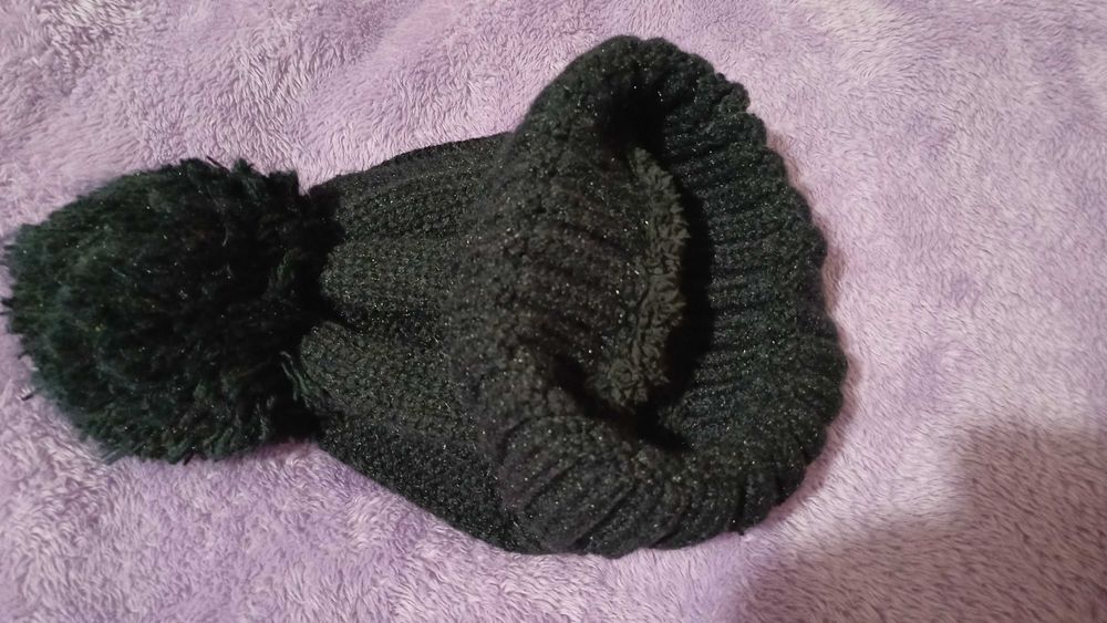 Нова черна шапка