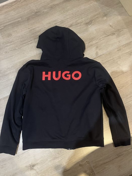 Мъжки екип на Hugo