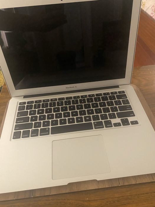 MacBook Air  400$