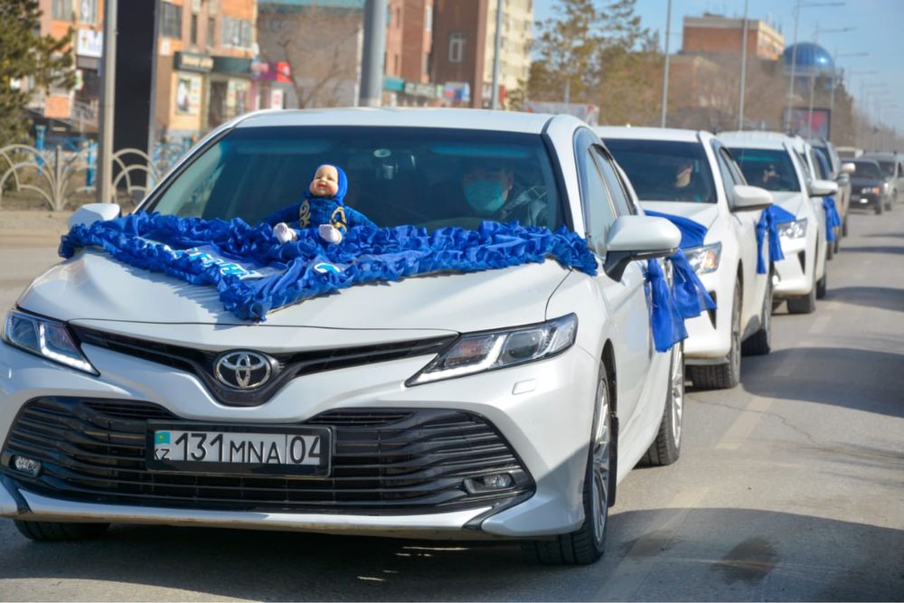 Выписка из Роддома Лимузин Аренда Авто Прокат Кортеж Картеж Роддом Той