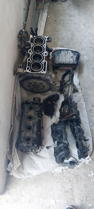 Продам блок, головка двигателя QR20