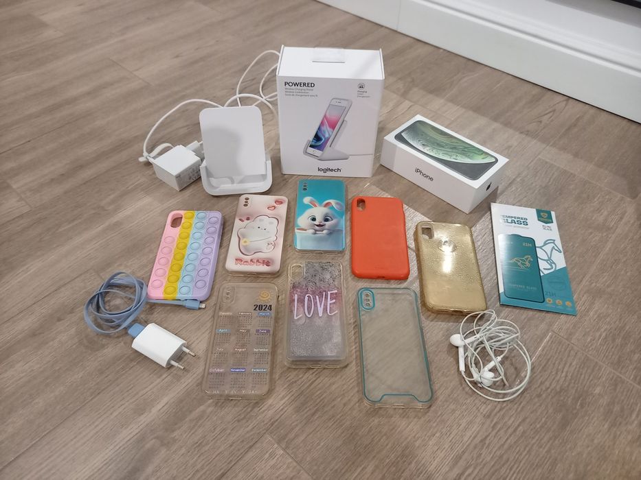 Huse iPhone X, încarcatoare, casti, folie, cutie