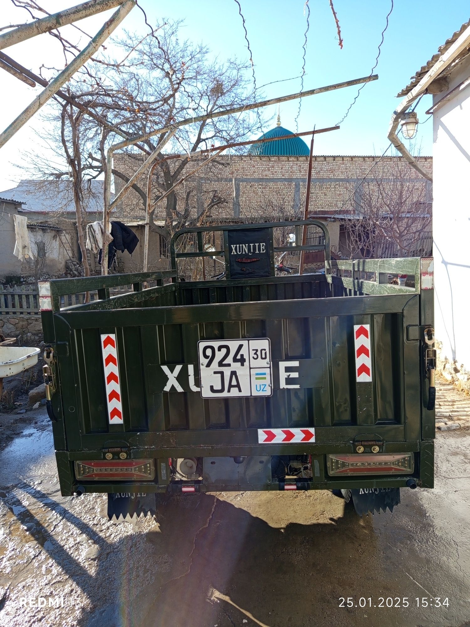 XUNJIE 250 cm³ уч балонли мотоцикл сотилади