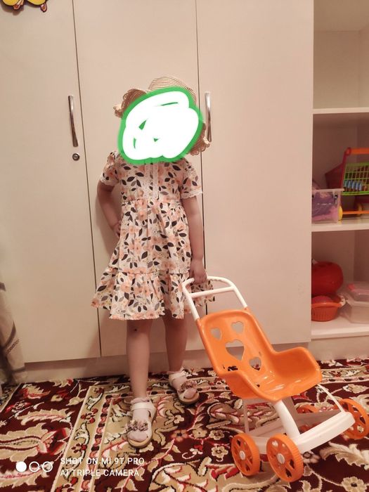 Detskiy shkaf va yonidegi kamod