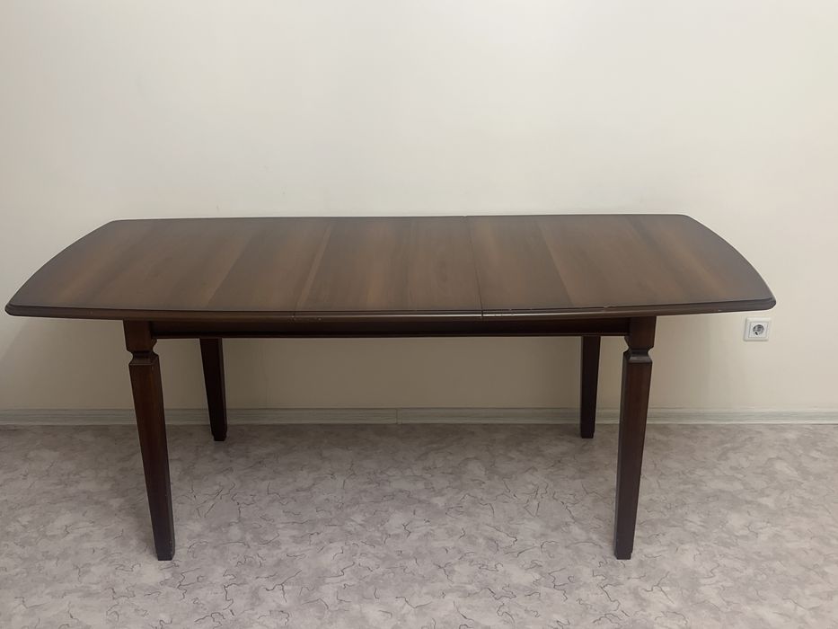 Продам стол для гостинной,раскладной(производство Россия),дерево!