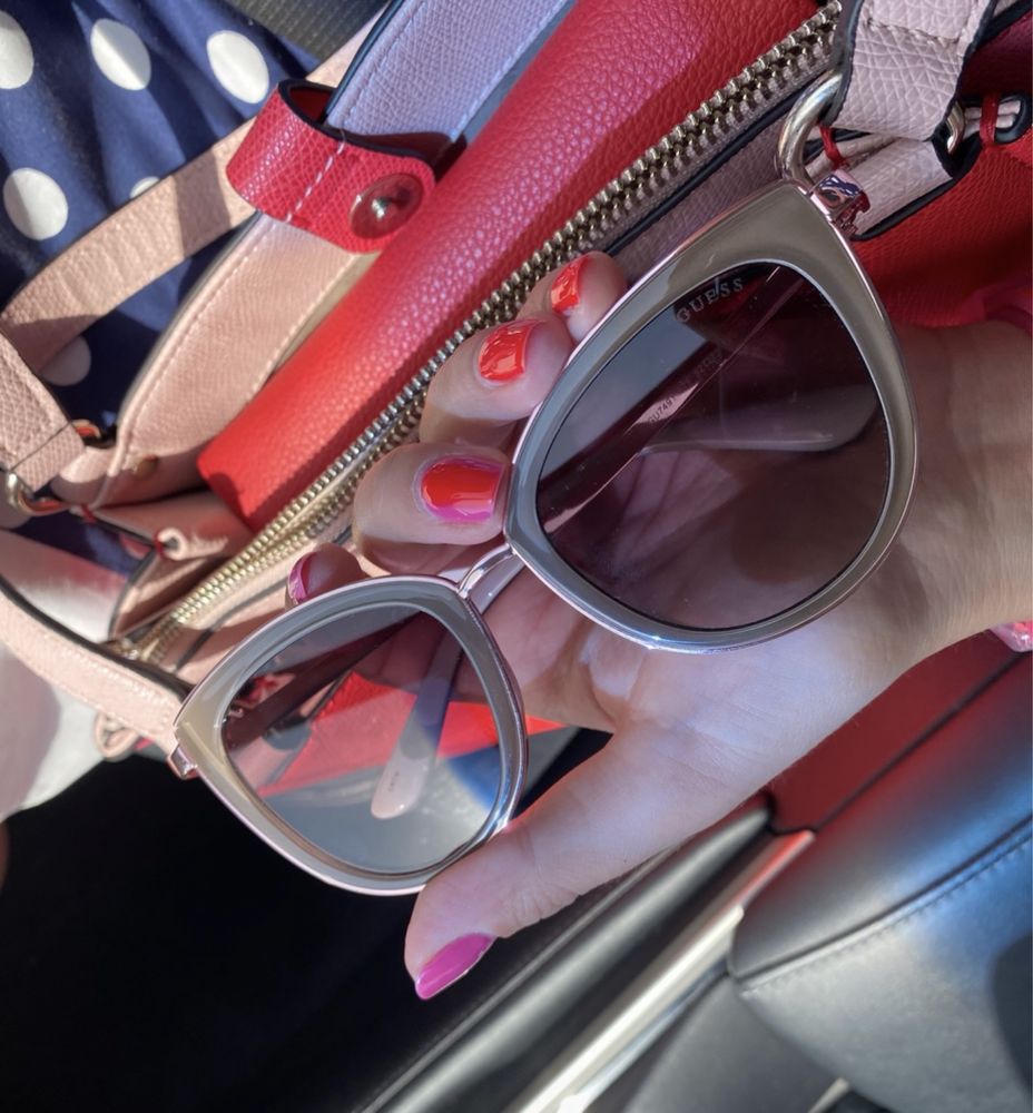 Слънчеви очила авиатор GF FERRE и GUESS тип Butterfly GU7491-57F