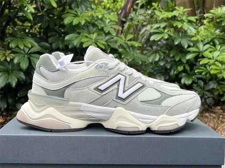 New Balance 9060 noi cu cutie marime 42