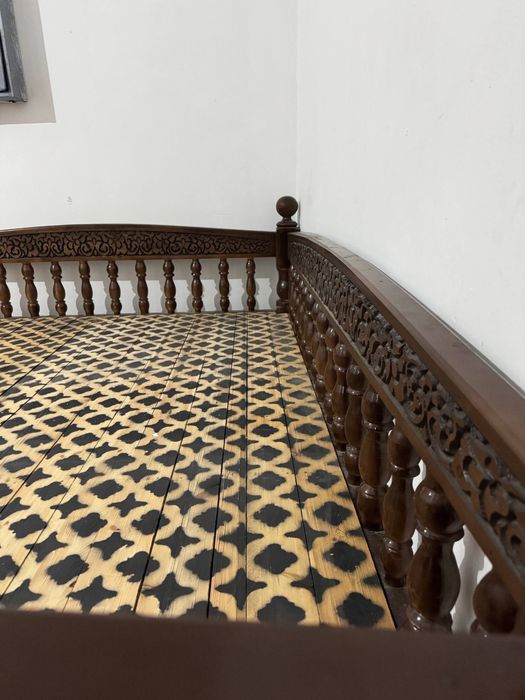 Тапчан сотилади