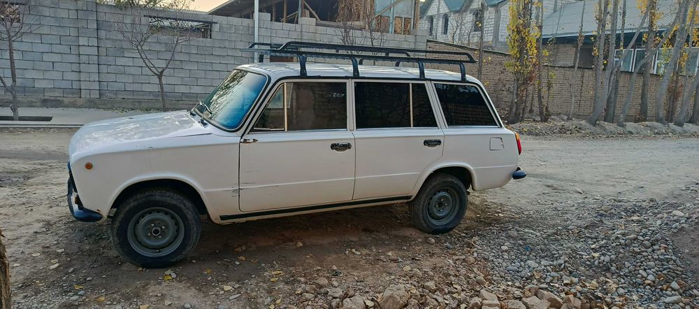 Vaz 2102 furgon sotiladi
