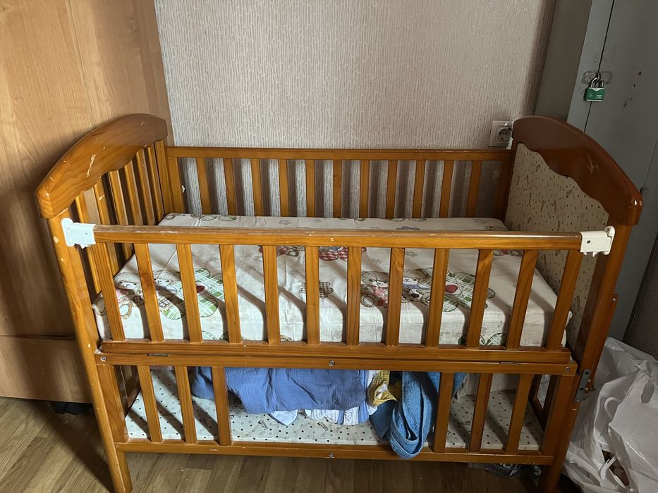 Продается манеж, матрас в подарок