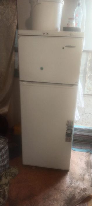 Продам холодильник