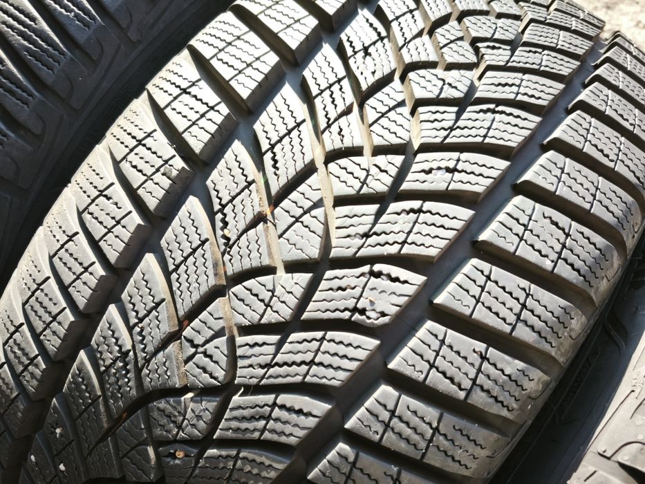 225/40/18" 4бр Good year ultra grip performance +, Дот3320,6-8мм