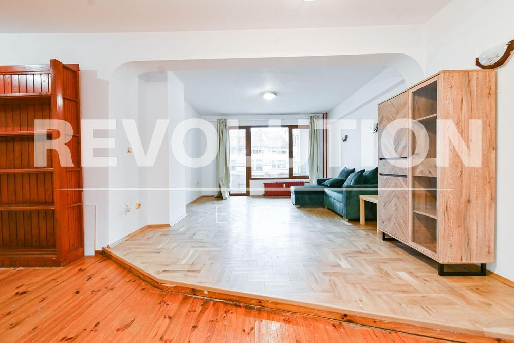 Тристаен апартамент в ж.к. Гео Милев