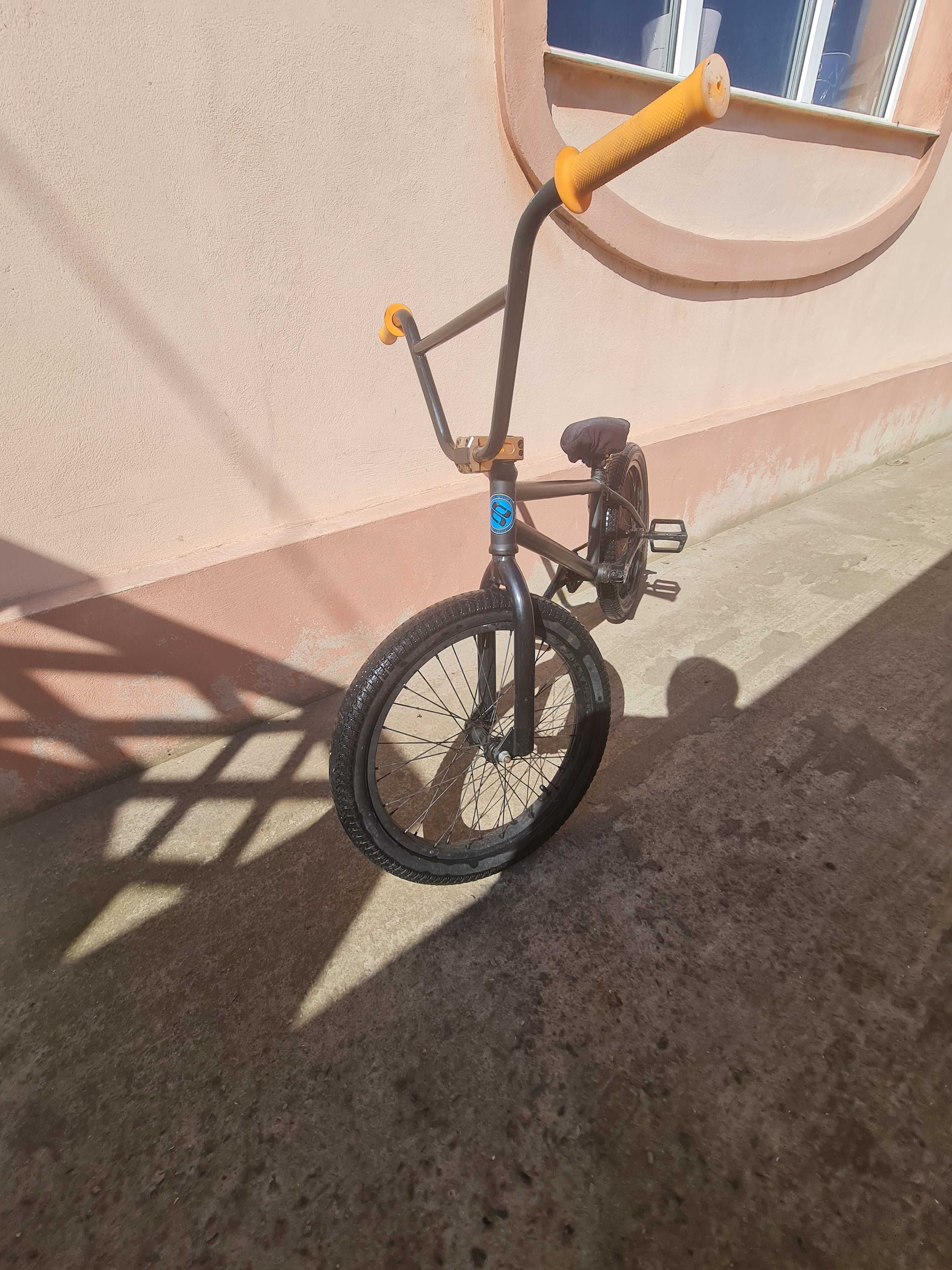 Bicicleta bmx de scheme