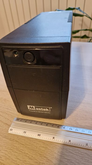 Unitate UPS, 360W, acumulator nou