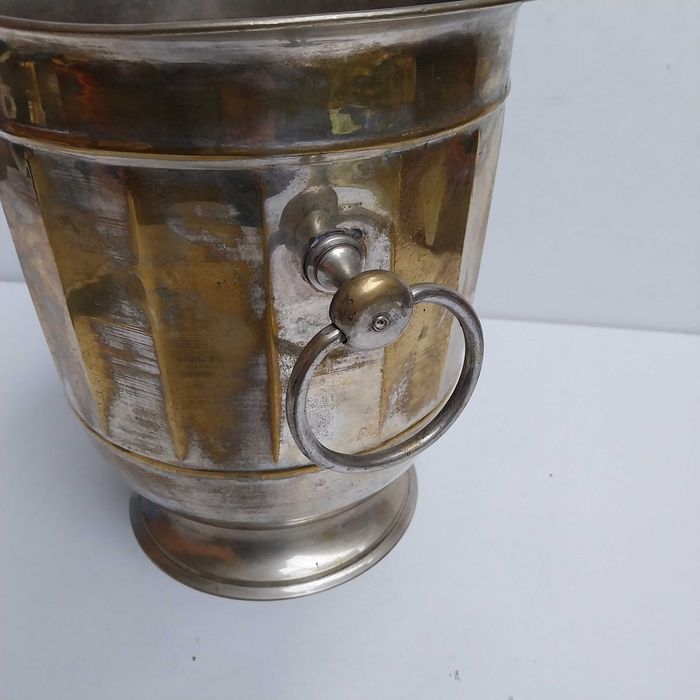 НАЙ ДОБРАТА ОФЕРТА Стара шампаниера ,купа за лед