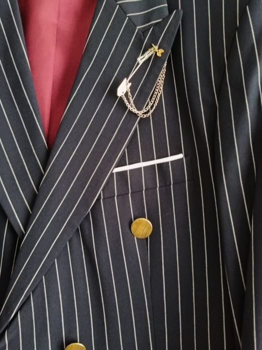 Vând costum barbati