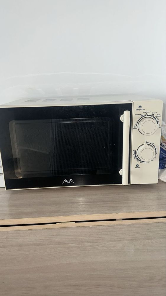 Продам микраволновую печь бу в отличном состояние