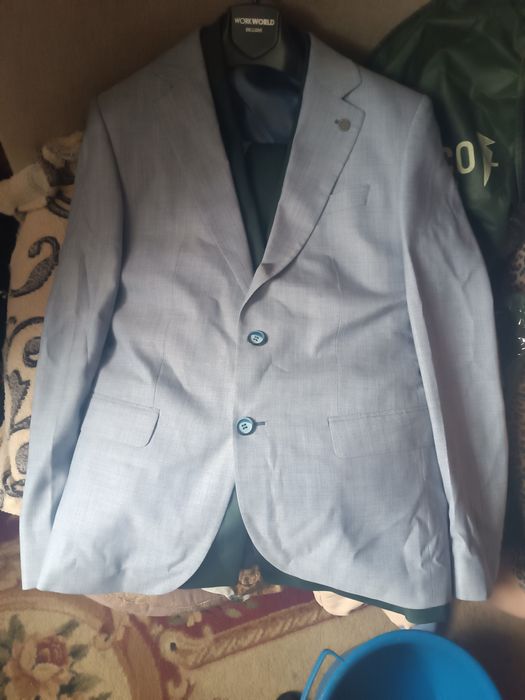 Костюмы 1 бу другой новый