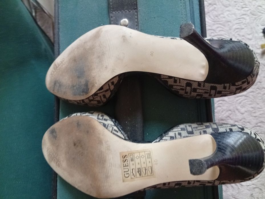 Продавам дамски обувки