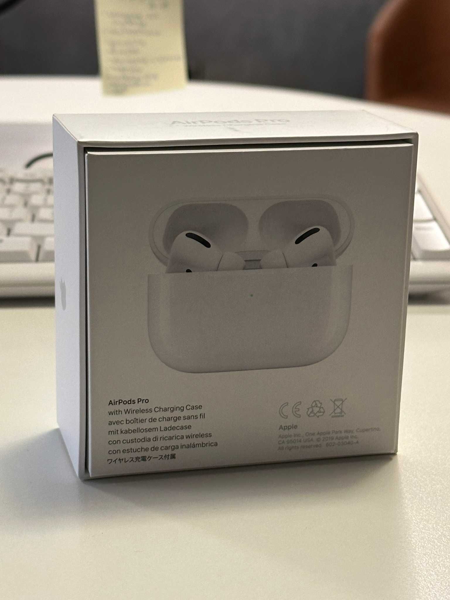 Продавам Оригинални Apple Air Pods Pro с Подарък Кейсове