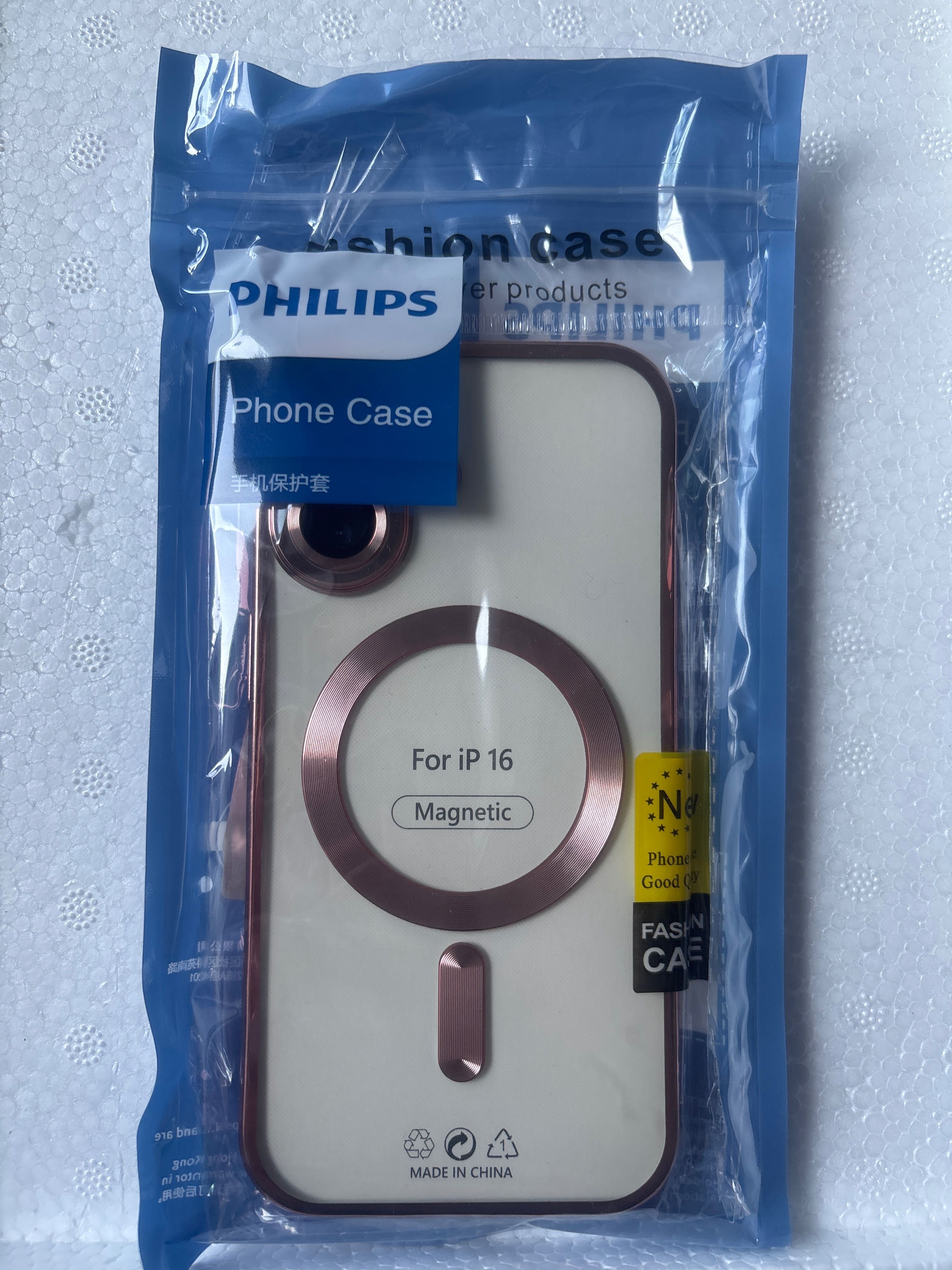 Чехол на iPhone 16 розовый