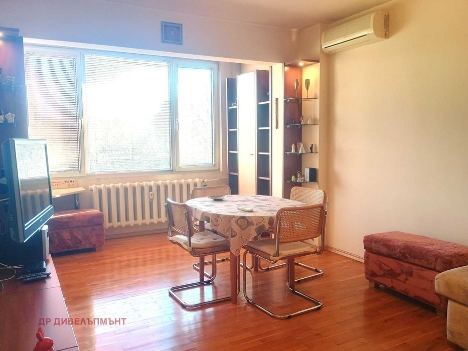 Дава се под наем Тристаен апартамент в София, Люлин 5 - 103 кв.м за 612 € - Снимка #1