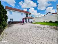 Casa individuala cu doua apartamente | Strand | teren 382 mp |
