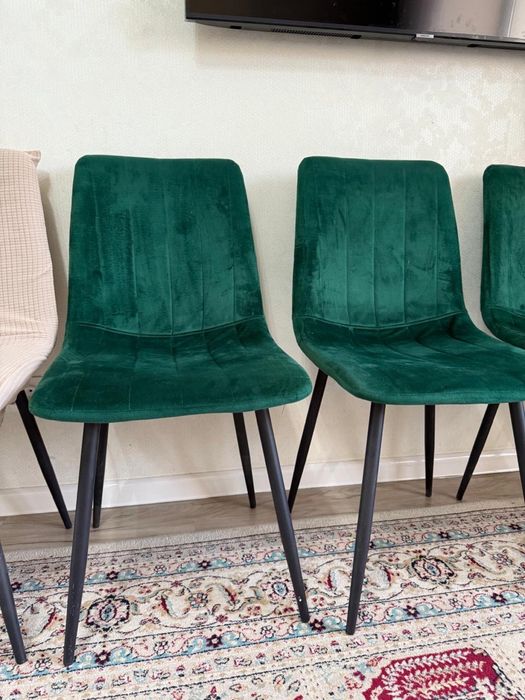 стулчики,в подарок чехол для них