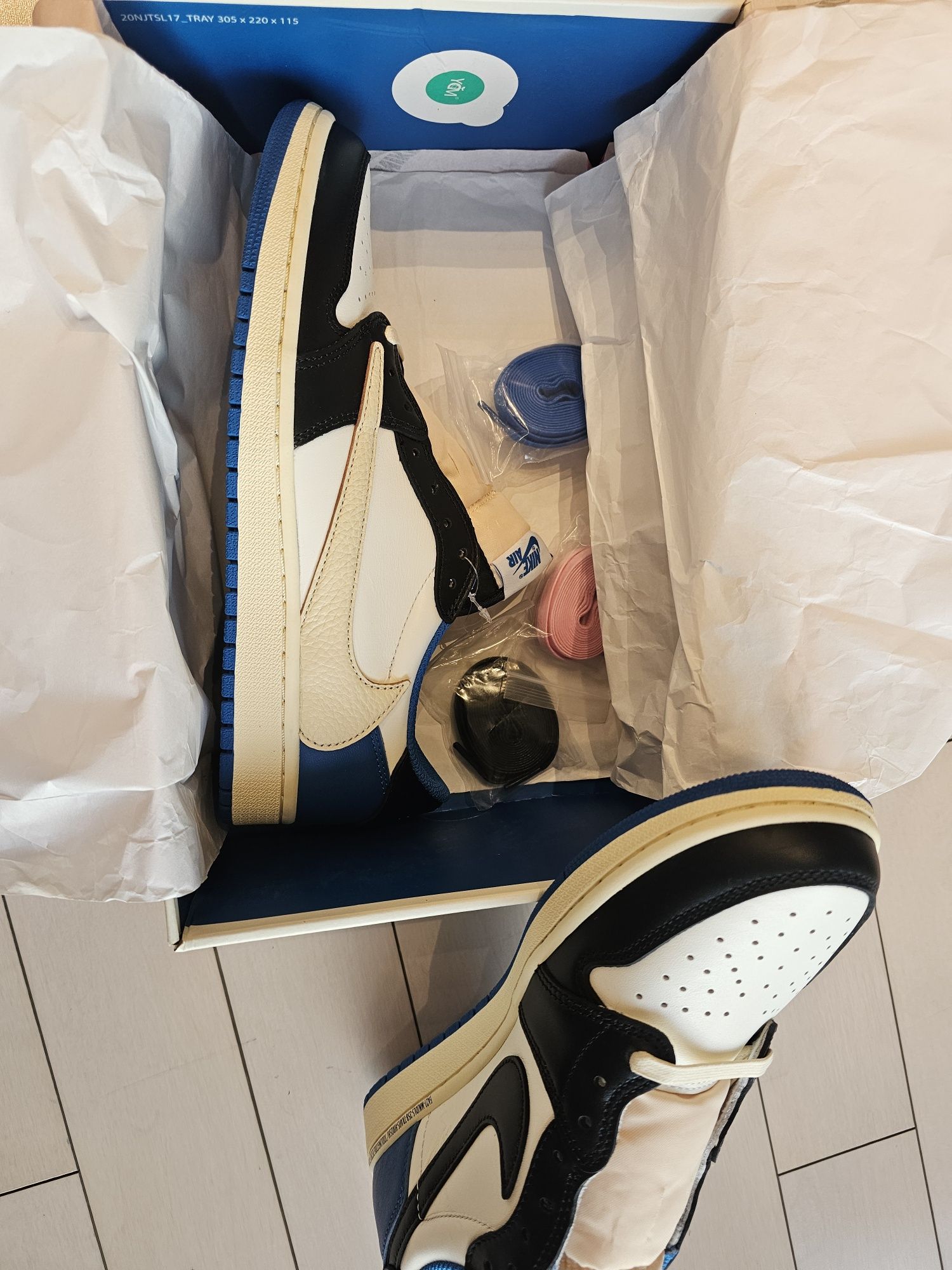 Air Jordan 1 Low Travis Scott x Fragment