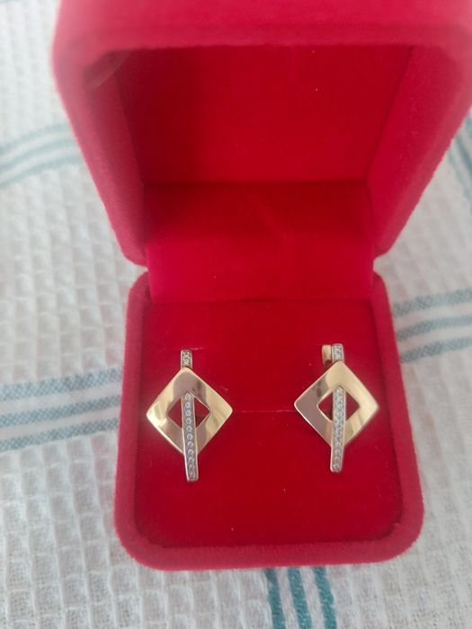 Продам серьги 585