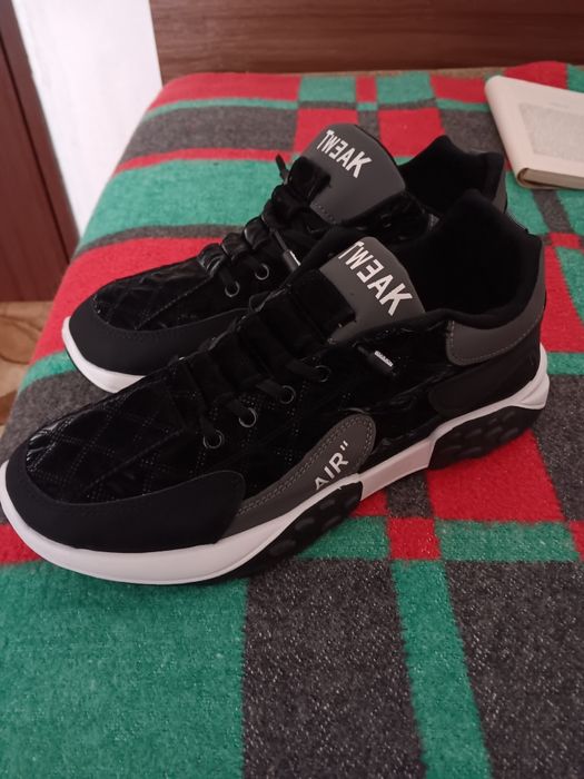 Vand adidasi sneakers noi