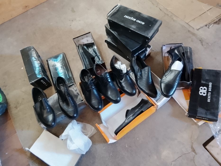 Продам мужские туфли кожаные, фирменные, черного цвета размер 46,48,49