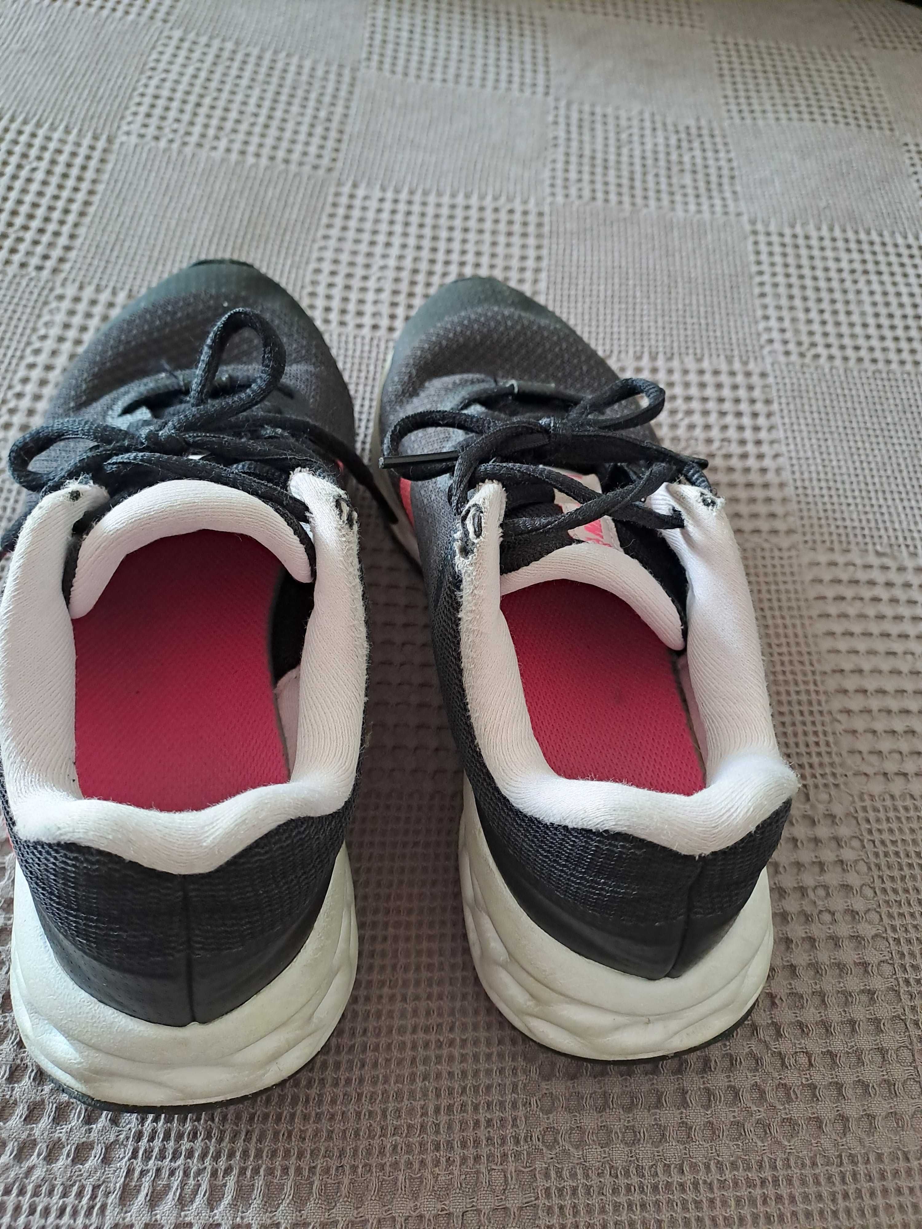 Маратонки Nike 36 номер