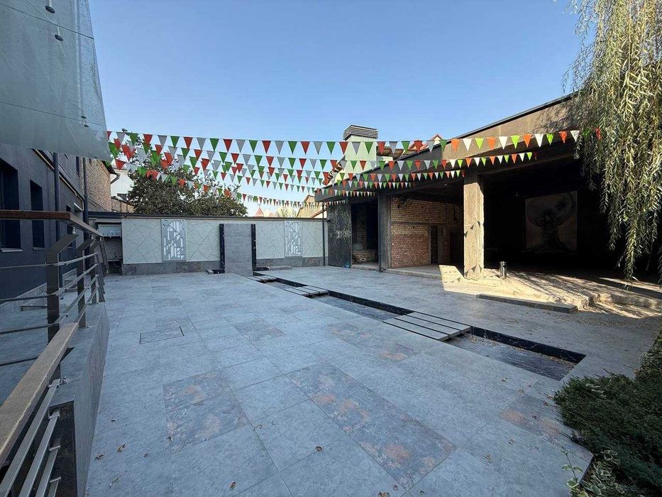 Сдаётся в аренду отдельно стоящие здание 1407м2 ул. Нукус Глинка SH83