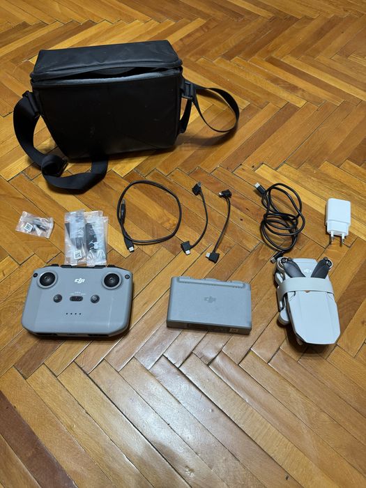 Dronă DJI Mini 2 Fly More Combo – Impecabilă, ca nouă + Suport Tableta