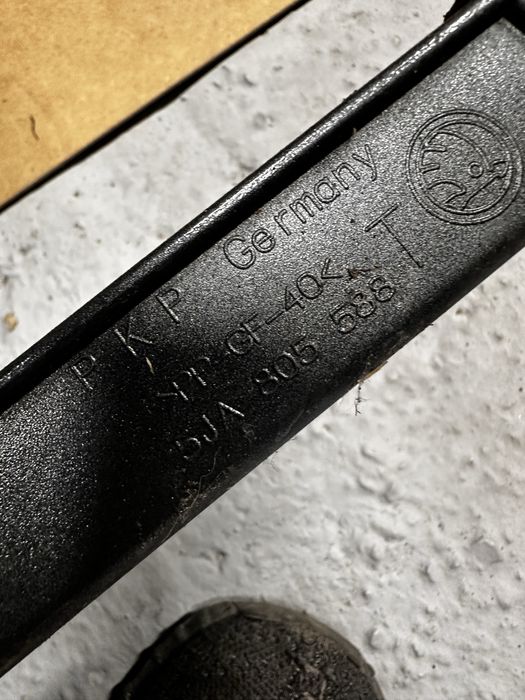 Faruri tragher grilă radiator skoda rapid