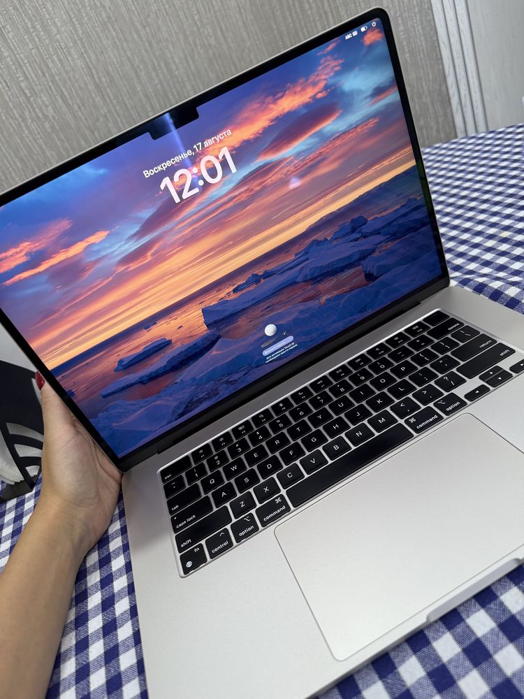 MacBook AIR M3 2024 8/512GB - IDEAL