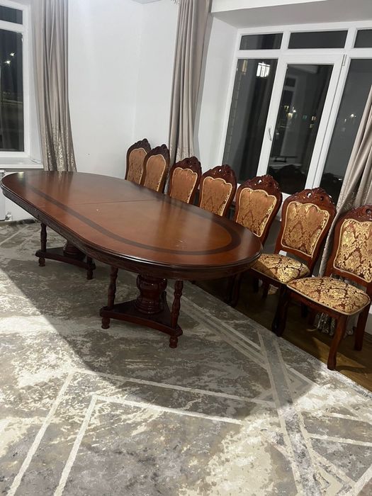 Продается стол и стулья