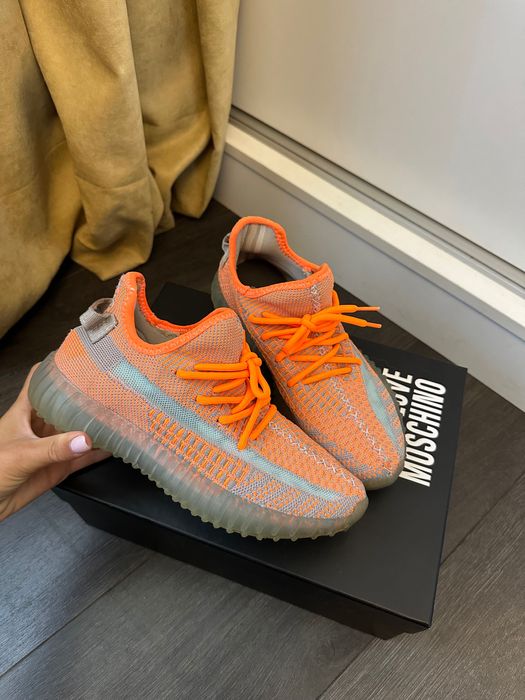 Adidas Yeezy оранджеви