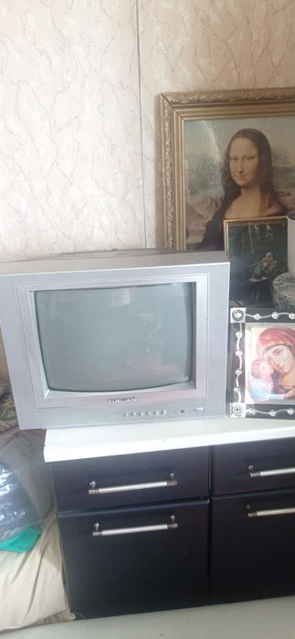 Продам цветной телевизор 5000тг