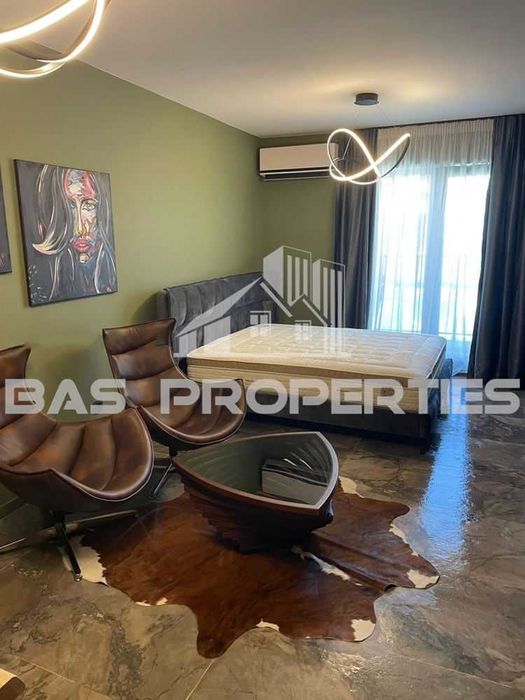 Продава се Едностаен апартамент в София, Център - 45 кв.м за 4267 €/кв.м - Снимка #1